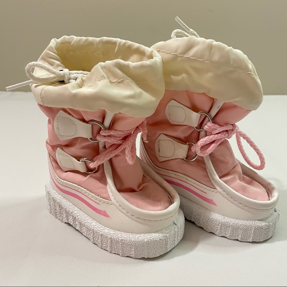 Maple Leaf Shoe Kids Lunars Boots Size 4